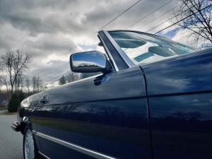 Mercedes-Benz 560 SL 1986 года  (NA)